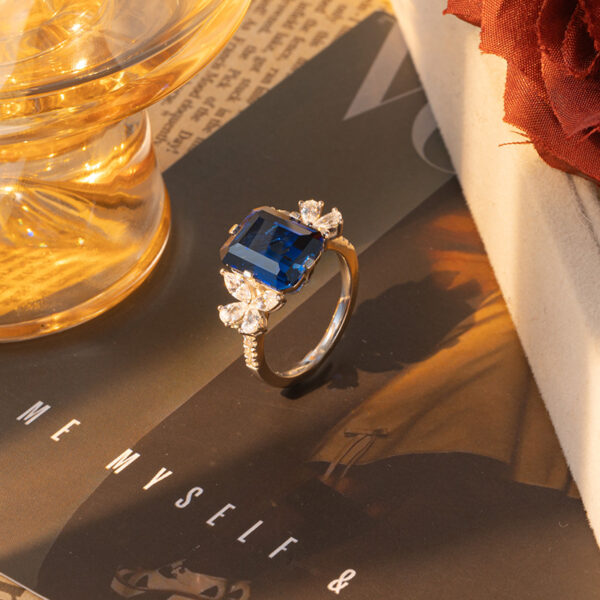 #156 S925 Silver Light Luxury Exquisite High-end 4-carat Lady Cultivated sapphire ring - Image 2