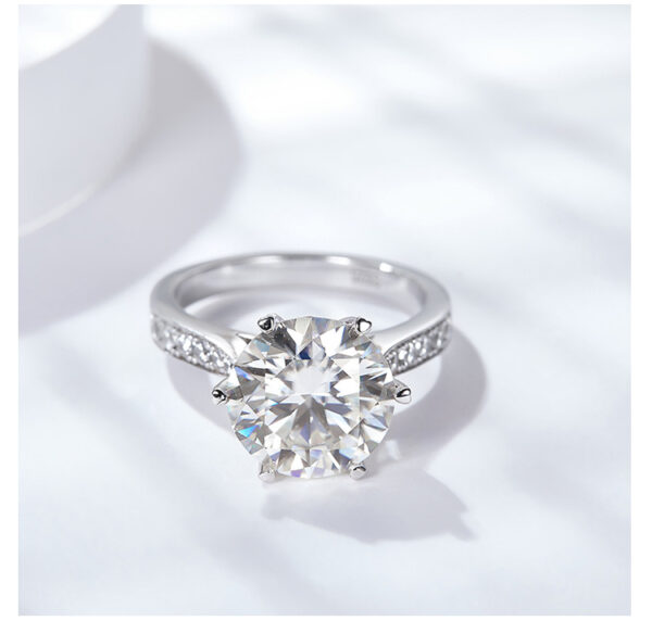 #233 S925 Silver Light Luxury Exquisite High-end round Moissanite 5-carat ring - Image 3