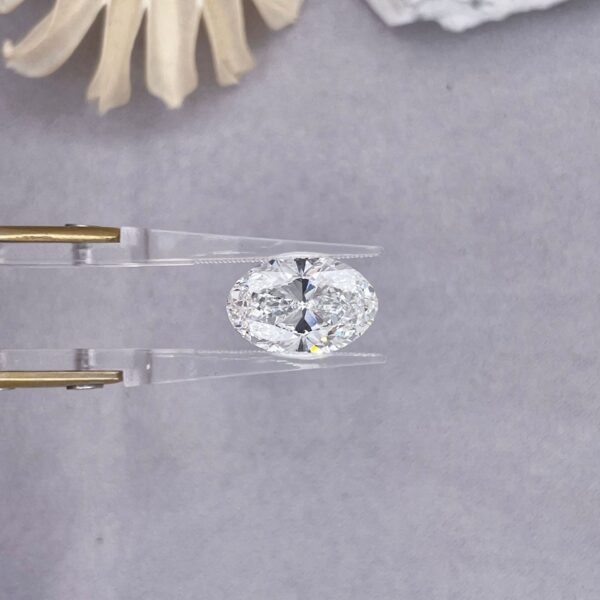 44# 7.77ct F color VS clarity lab-grown diamond - Image 3