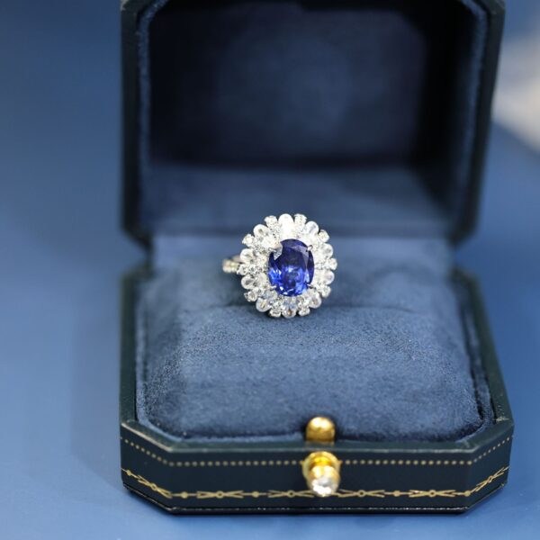 #140 S925 Silver Light Luxury Exquisite High-end 5-carat cultivated sapphire ring - Image 5