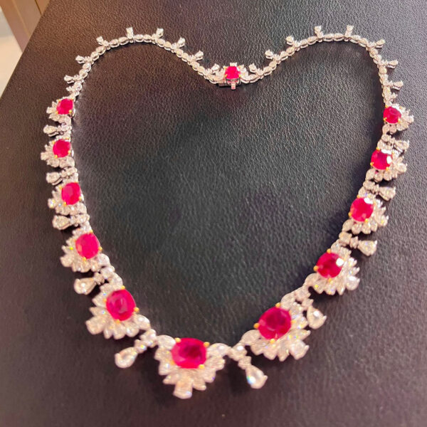 397#High end fashion natural Burmese pigeon blood red ruby necklace with main stone of 29.35 carats and 18K gold inlaid with natural diamonds
