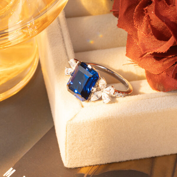 #156 S925 Silver Light Luxury Exquisite High-end 4-carat Lady Cultivated sapphire ring