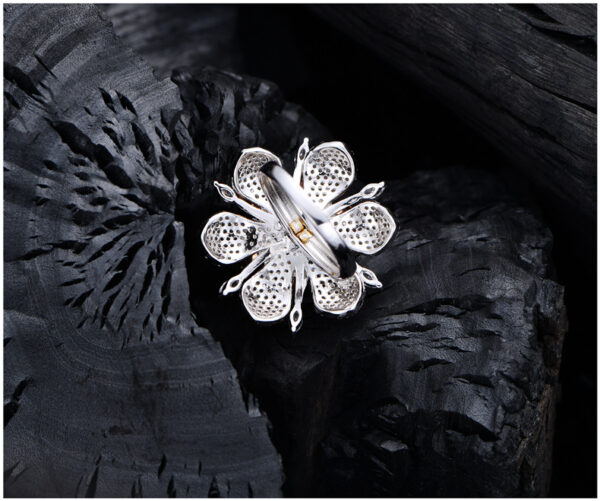 #202 S925 Silver micro-set Zircon large Flower ring, a new exaggerated and personalized girls' ring - Image 6