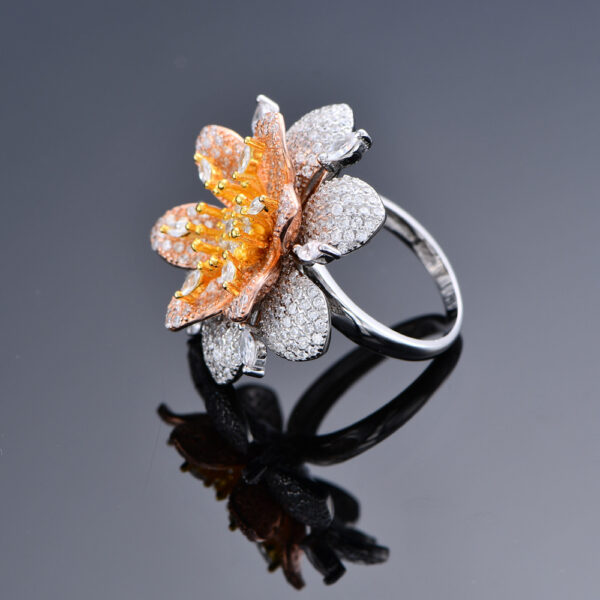 #202 S925 Silver micro-set Zircon large Flower ring, a new exaggerated and personalized girls' ring - Image 9