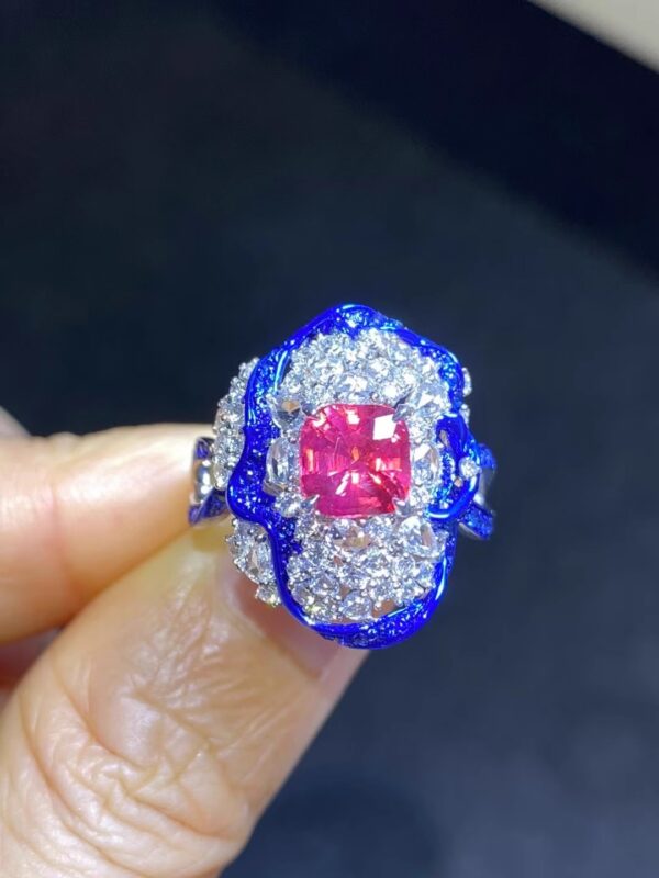 373#High end natural lotus colored Mahenggai spinel ring with 1.53 carats of main stone and 18k gold inlaid with diamonds - Image 5