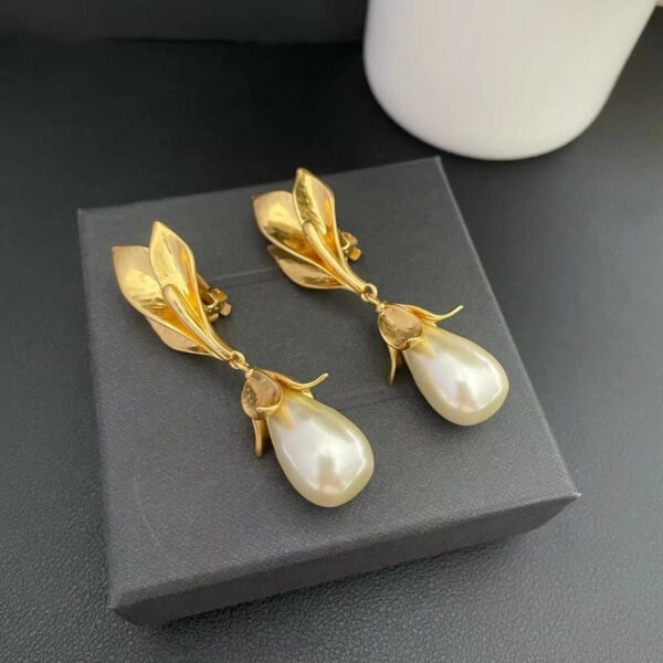 288#French style light luxury retro leaf flower pearl ear clip, simple temperament, fashionable personality, versatile earrings and earrings - Image 4