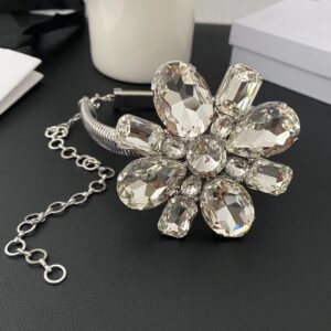 340#New European and American style fashionable flower crystal necklace with elegant design and luxurious high-end necklace accessories