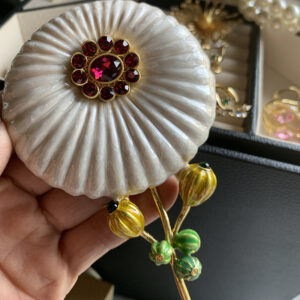 352#Original Vintage Vintage Vintage Jewelry, Western Antiques, European and American Luxury, Daisy Lady Brooch