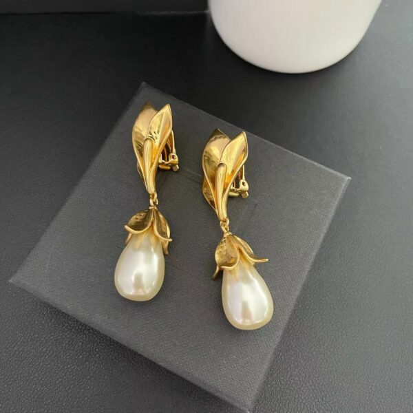 288#French style light luxury retro leaf flower pearl ear clip, simple temperament, fashionable personality, versatile earrings and earrings - Image 3