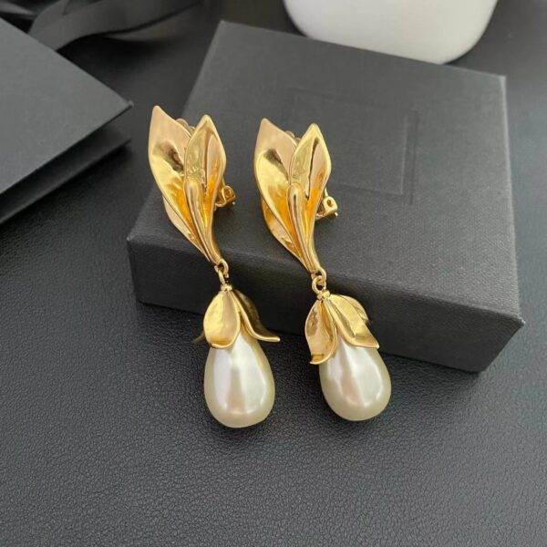 288#French style light luxury retro leaf flower pearl ear clip, simple temperament, fashionable personality, versatile earrings and earrings - Image 2