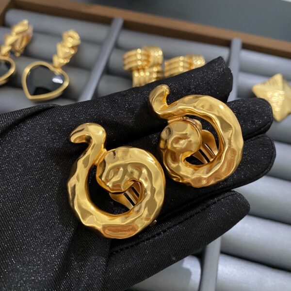 346#European and American retro design musical note ear clip irregular texture vintage earrings fashionable earrings