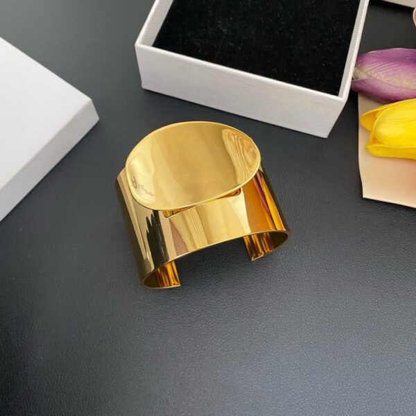 321#Designer's curved wide version smooth surface bracelet with a light luxury opening, exaggerated and simple European and American style. Spring 2025 new bracelet - Image 8