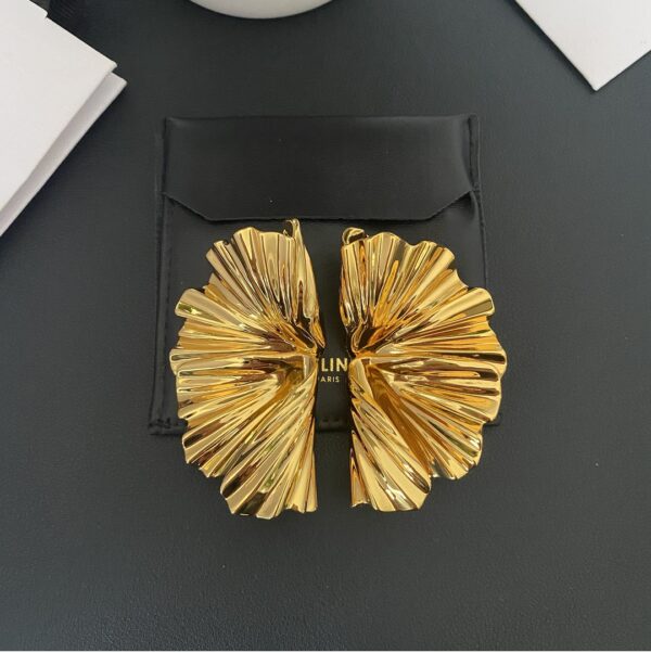 436666#European and American fashion high-end temperament fan shaped metal folding ear clip exaggerated retro high-end feeling earrings - Image 2