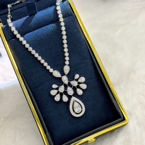 365#925 silver water droplet scattering diamond heron feather crown design, full diamond necklace, luxurious and noble banquet, high carbon diamond high-end series - Image 3