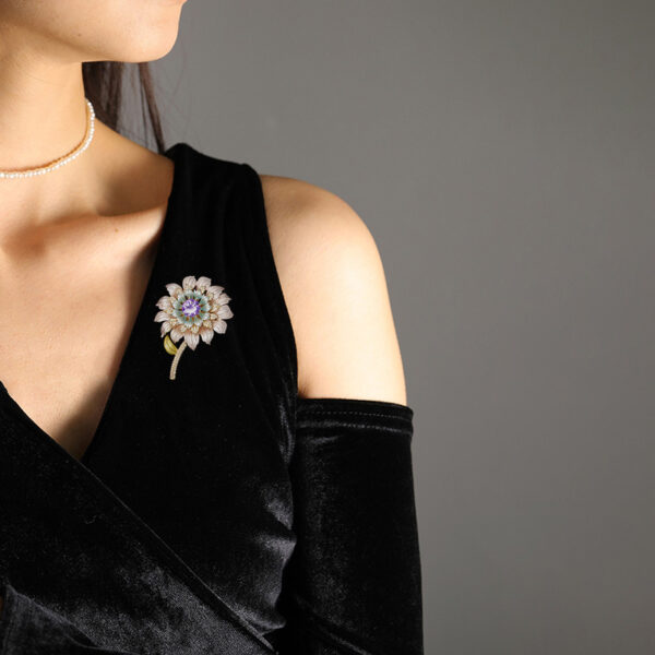 393#Luxurious Multi layer Sunflower Brooch Sparkling High Carbon Diamond Noble Jewelry High end Chest Flower - Image 3