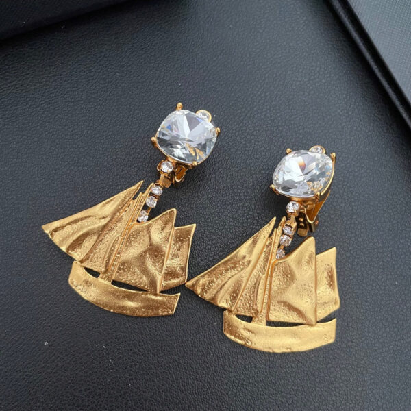 433#New irregular boat set zircon personalized texture earrings with retro design copper plated 24k minimalist ear clip - Image 2