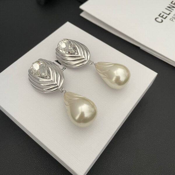 437#New AR Advanced Light Luxury Earclip with Pearl Flower Crystal Design, Simple and Elegant Water Drop Female Earrings - Image 3
