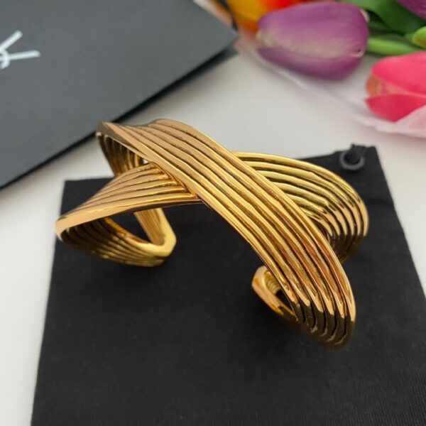 323#European and American retro metal line multi-layer cross winding bracelet with high-end feel, open mouth bracelet, designer's jewelry - Image 5