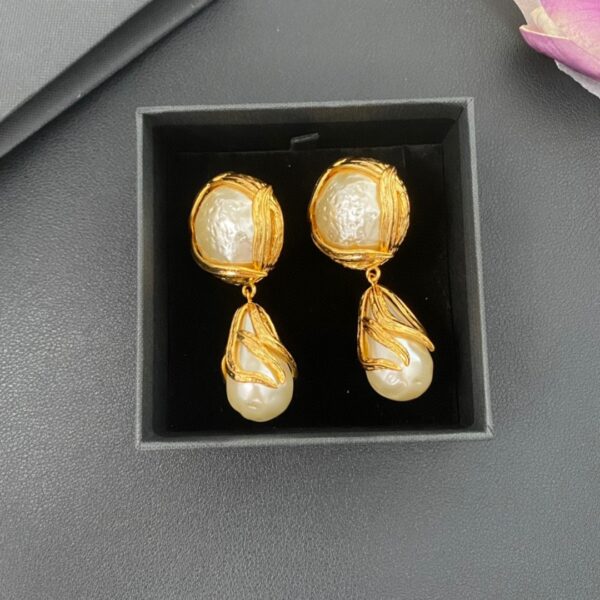 283#Retro designer pearl water droplet ear clip earrings with a high-end feel, elegant temperament, light luxury, fashionable and versatile water droplet earrings - Image 5