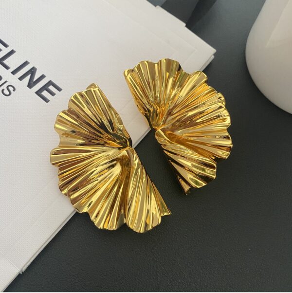 436666#European and American fashion high-end temperament fan shaped metal folding ear clip exaggerated retro high-end feeling earrings - Image 3