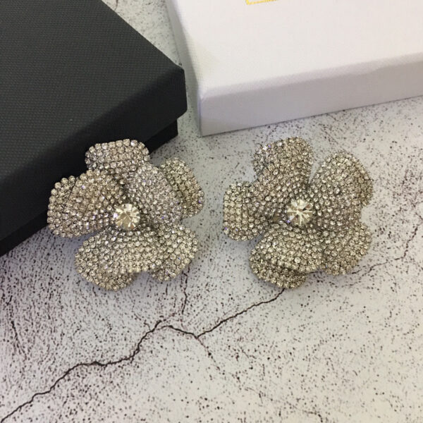438#AR Rose Blossoms Full Diamond Crystal Earclip Light Luxury High Order European and American Fashion Retro Earrings - Image 4