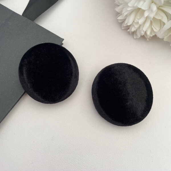 441666#European and American new fashionable ear clip simple circular geometric velvet black fashion style retro earrings - Image 4