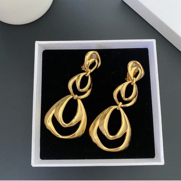 330#French vintage geometric hollow multi-layer long ear clip, light luxury, fashionable and high-end sweeping shoulder earrings - Image 4