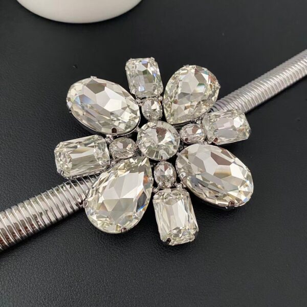 340#New European and American style fashionable flower crystal necklace with elegant design and luxurious high-end necklace accessories - Image 5