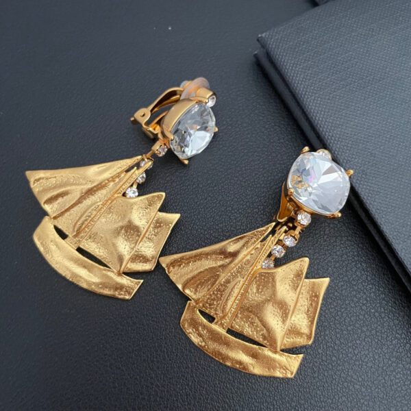 433#New irregular boat set zircon personalized texture earrings with retro design copper plated 24k minimalist ear clip - Image 4