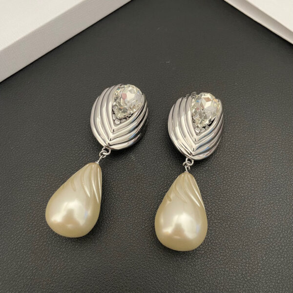 437#New AR Advanced Light Luxury Earclip with Pearl Flower Crystal Design, Simple and Elegant Water Drop Female Earrings - Image 5