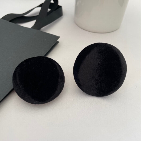 441666#European and American new fashionable ear clip simple circular geometric velvet black fashion style retro earrings - Image 5
