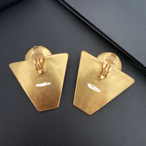 282#French retro designer niche new earrings, high-end light luxury geometric shape inlaid with pearls, retro style, simple and medieval ear clip - Image 6