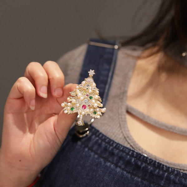 334#Light luxury high-end natural pearl Christmas tree brooch pendant evening dress high-end chest flower accessory - Image 4