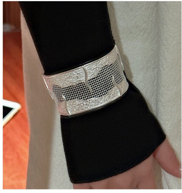 358#S925 European and American high-end design personalized retro grid bracelet trendy and fashionable bracelet wholesale - Image 2