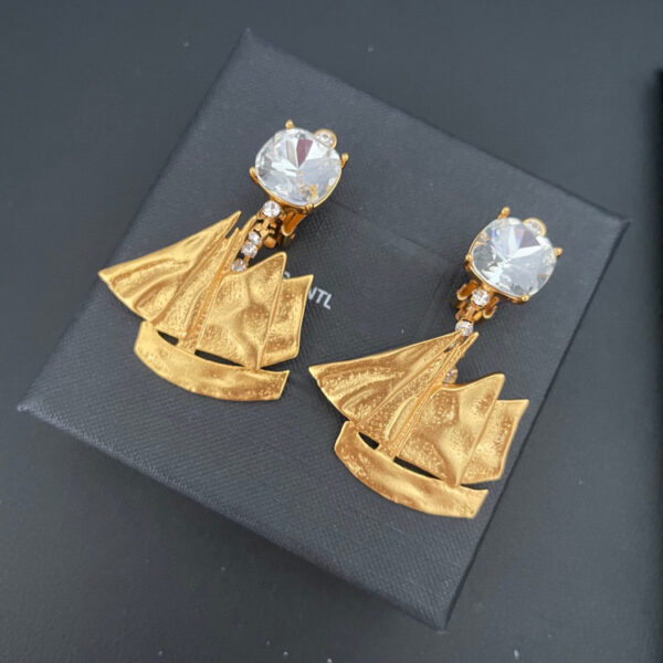 433#New irregular boat set zircon personalized texture earrings with retro design copper plated 24k minimalist ear clip - Image 5
