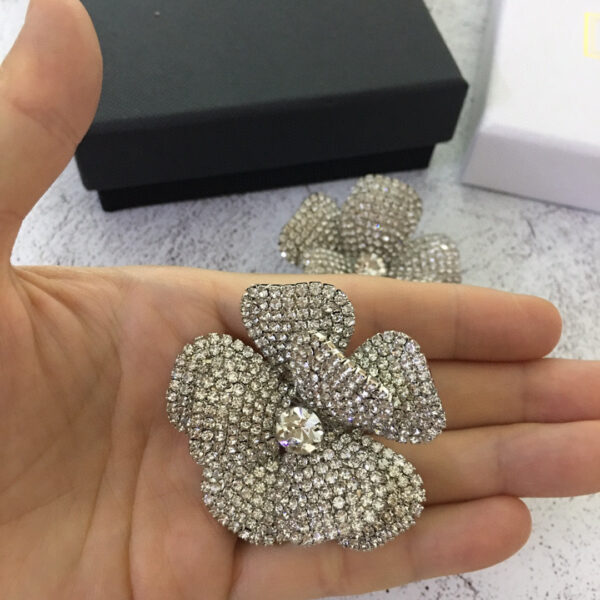 438#AR Rose Blossoms Full Diamond Crystal Earclip Light Luxury High Order European and American Fashion Retro Earrings - Image 6