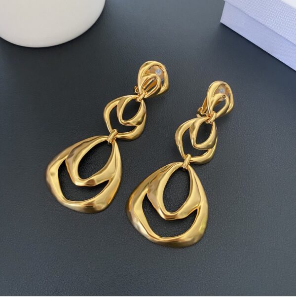 330#French vintage geometric hollow multi-layer long ear clip, light luxury, fashionable and high-end sweeping shoulder earrings - Image 3