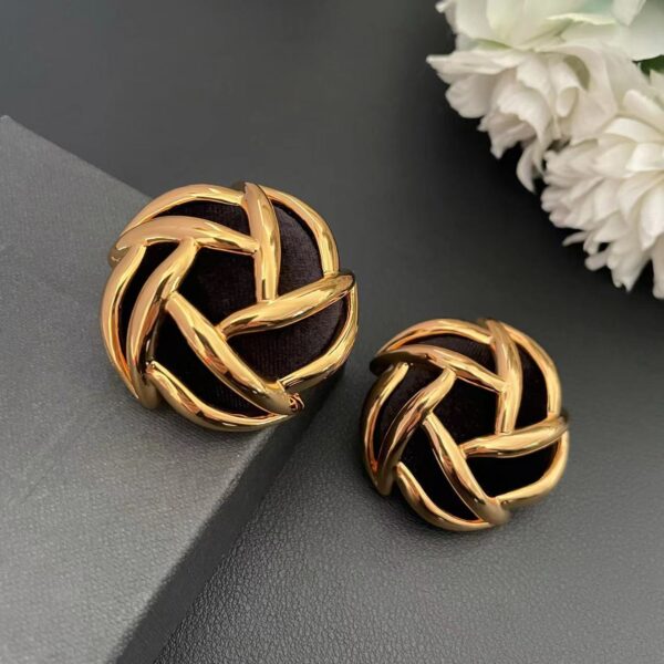 348#French fashion design metal suede splicing ear clip circular vintage personalized light luxury earrings - Image 4
