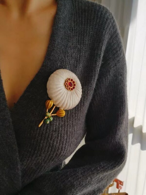 352#Original Vintage Vintage Vintage Jewelry, Western Antiques, European and American Luxury, Daisy Lady Brooch - Image 3