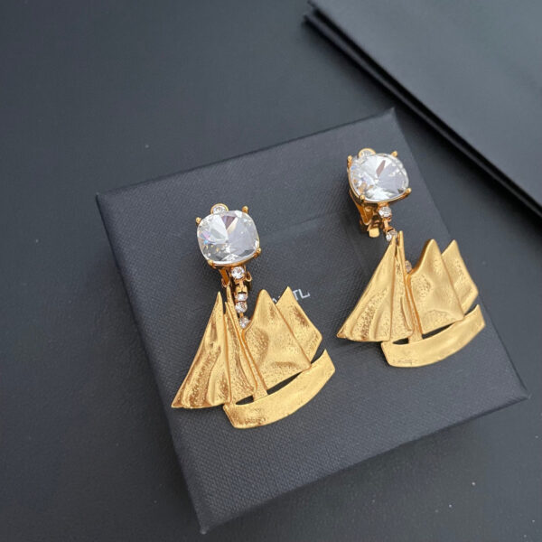 433#New irregular boat set zircon personalized texture earrings with retro design copper plated 24k minimalist ear clip - Image 6