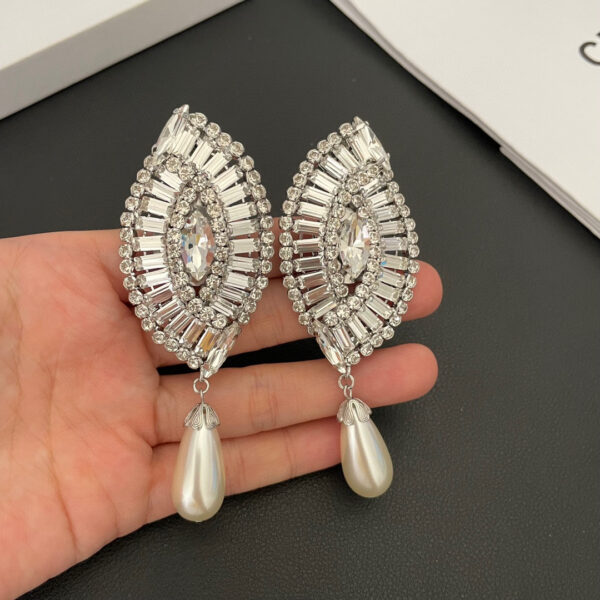 436#Fashionable new ear clip, European and American light luxury style, high-end feeling, rhinestone earrings, stage versatile accessories, women's earrings - Image 6