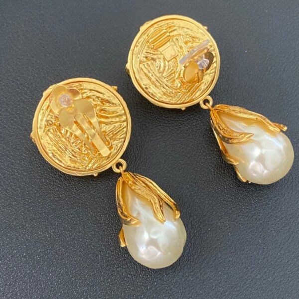 283#Retro designer pearl water droplet ear clip earrings with a high-end feel, elegant temperament, light luxury, fashionable and versatile water droplet earrings - Image 3