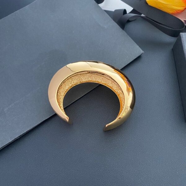 322#European and American Heavy Industries Fashion Double layered Wave Smooth Open Bracelet Women's Brass Metal Irregular Light Luxury Stacked Handpiece - Image 3