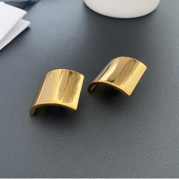 337#European and American style fashion design trendy brand earrings with high-end feel brass plated with 24k gold, simple smooth surface geometric curved square earrings - Image 8