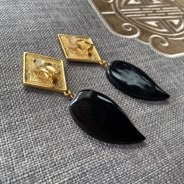344#Retro black leaf ear clip with geometric design, high-end fashion, no ear hole earrings, vintage earrings - Image 5