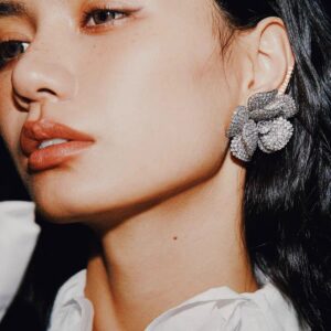 438#AR Rose Blossoms Full Diamond Crystal Earclip Light Luxury High Order European and American Fashion Retro Earrings