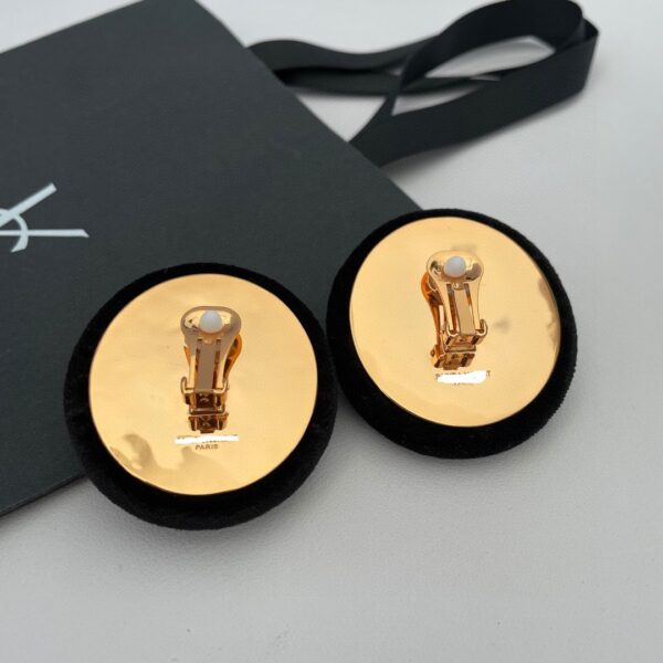 441666#European and American new fashionable ear clip simple circular geometric velvet black fashion style retro earrings - Image 6