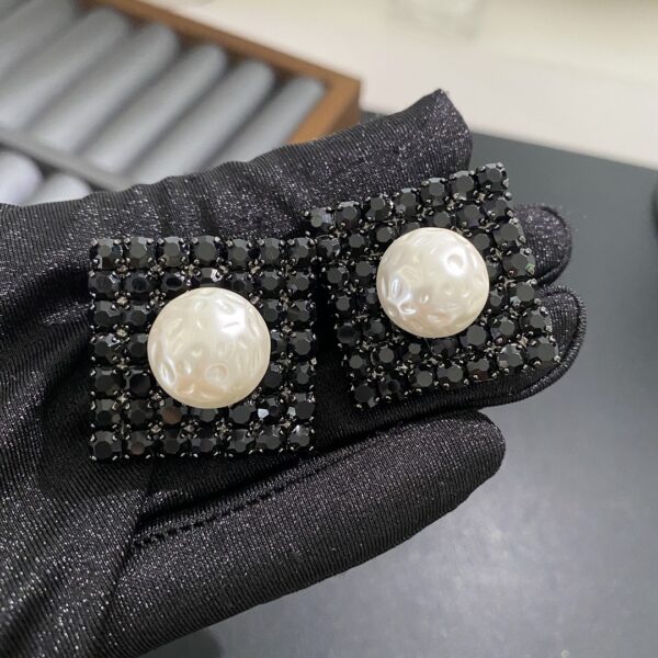 343#European and American retro geometric square black diamond ear clip medieval vintage personalized pearl versatile earrings - Image 2