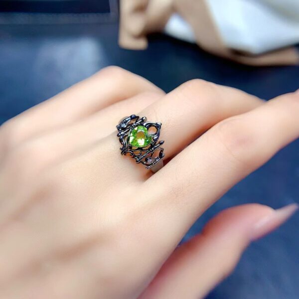 350#Factory Direct Color Treasure Jewelry 925 Silver Inlaid Natural Heart shaped Olivine Ring Small Personalized Black Gold Plating 6 * 6mm - Image 3