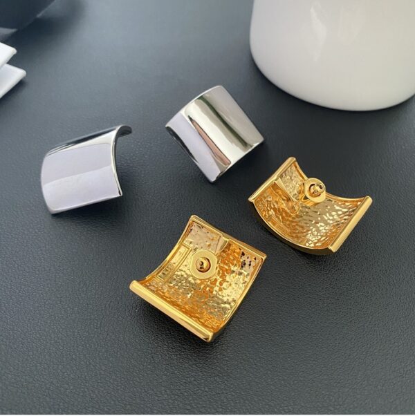 337#European and American style fashion design trendy brand earrings with high-end feel brass plated with 24k gold, simple smooth surface geometric curved square earrings - Image 6